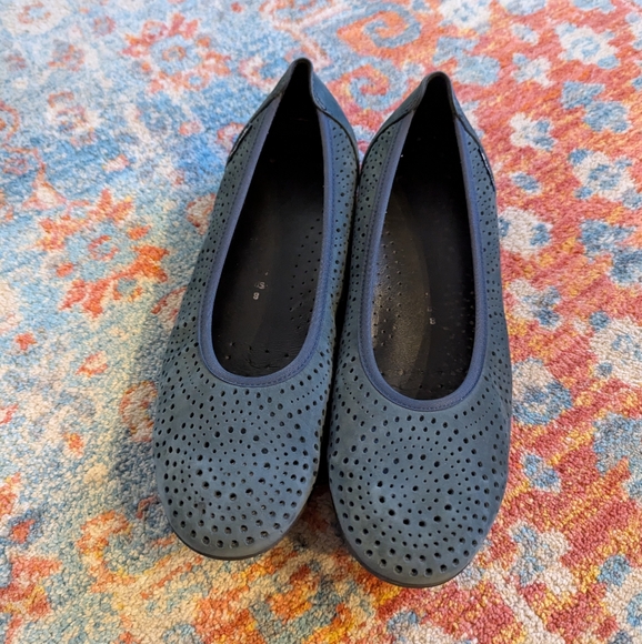 Mephisto Women's 8 Elsie Perf Perferated Ballet Flats Leather Blue - Picture 2 of 9